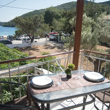 Ta Kavourakia * Mikros Gialos