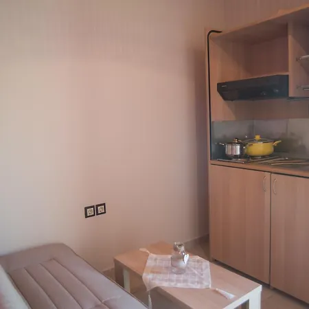 Ta Kavourakia * 미크로스 지알로스