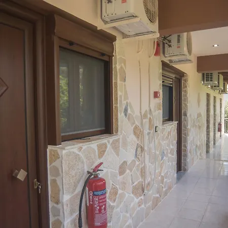 Ta Kavourakia 아파트